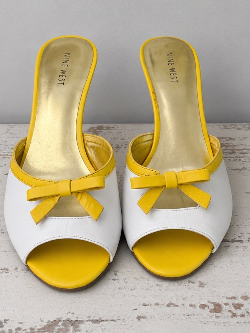 Nine West White and Yellow Bow Peep-Toe Slide Heels - Picture 1 of 1